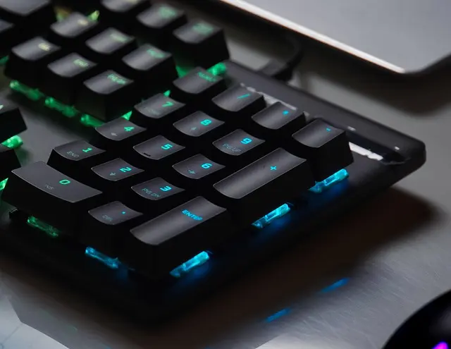 Jakie akcesoria gamingowe warto mieć w Twojej strefie gamingu?